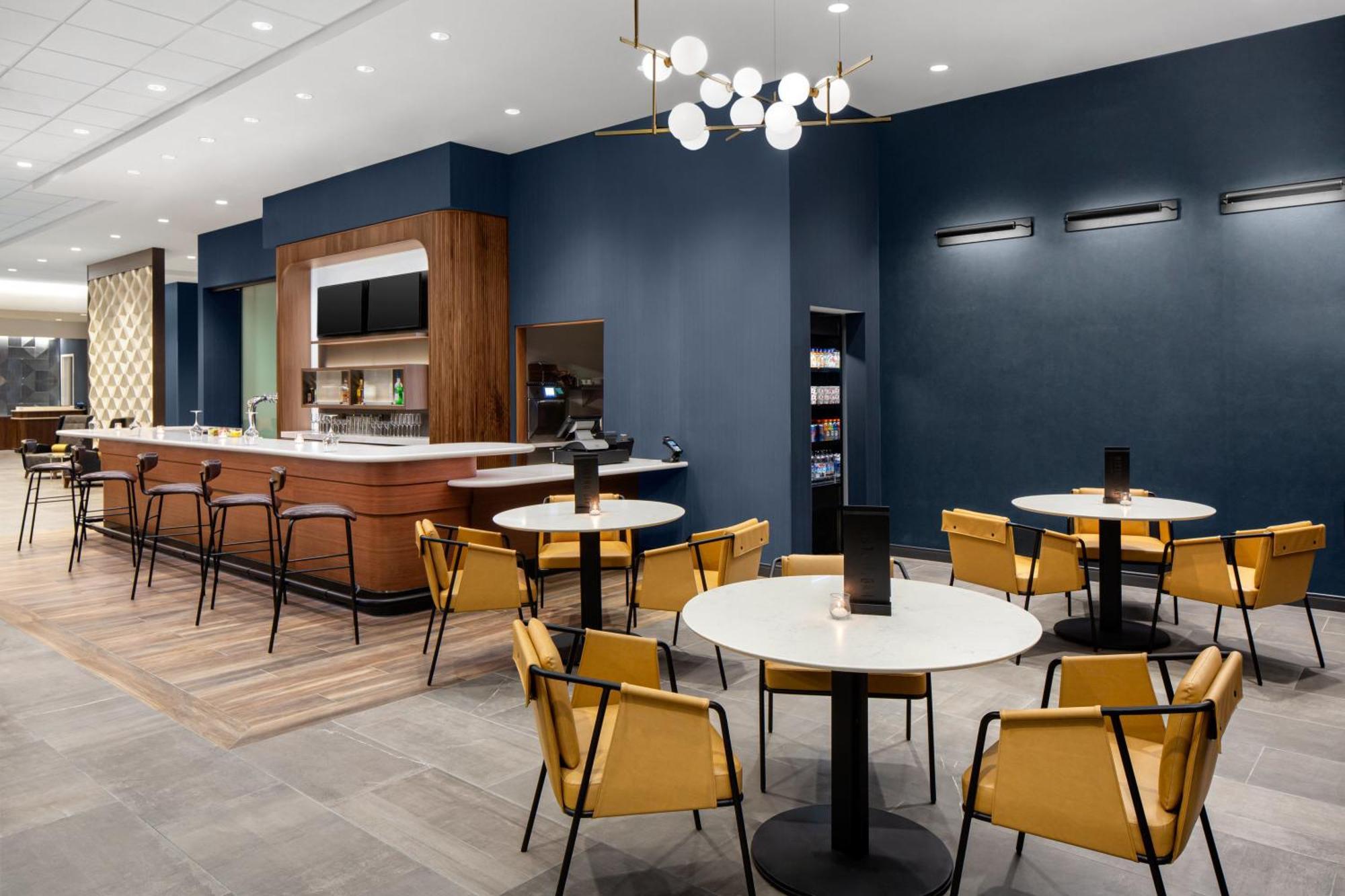 מלון Courtyard By Marriott Lansing Downtown מראה חיצוני תמונה