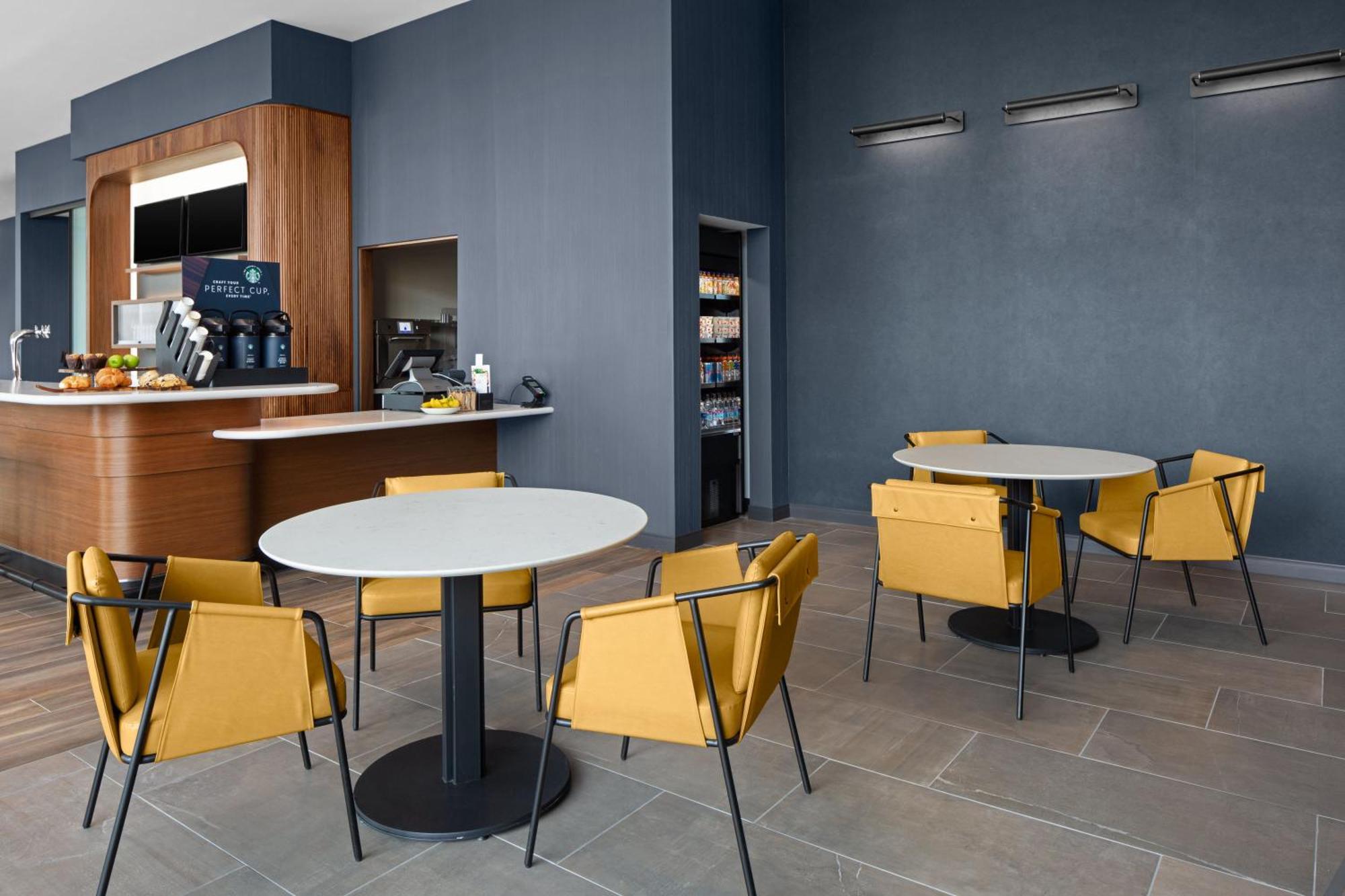 מלון Courtyard By Marriott Lansing Downtown מראה חיצוני תמונה