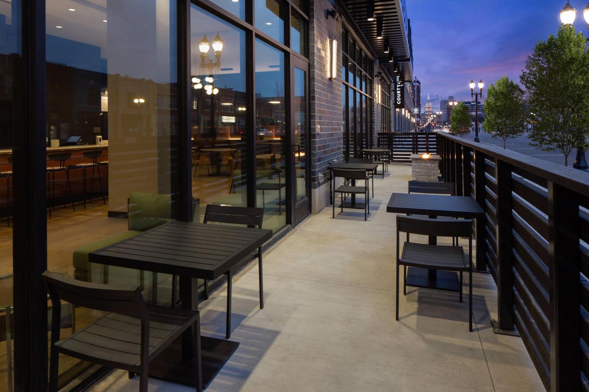 מלון Courtyard By Marriott Lansing Downtown מראה חיצוני תמונה