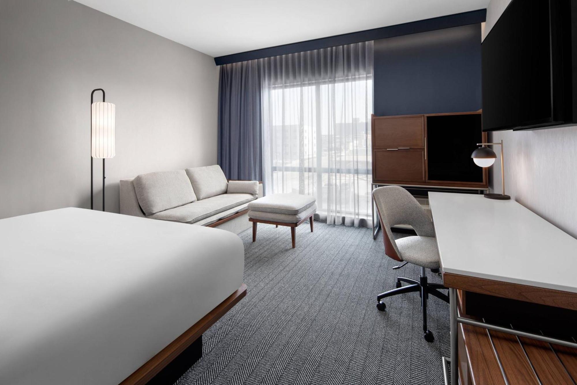 מלון Courtyard By Marriott Lansing Downtown מראה חיצוני תמונה
