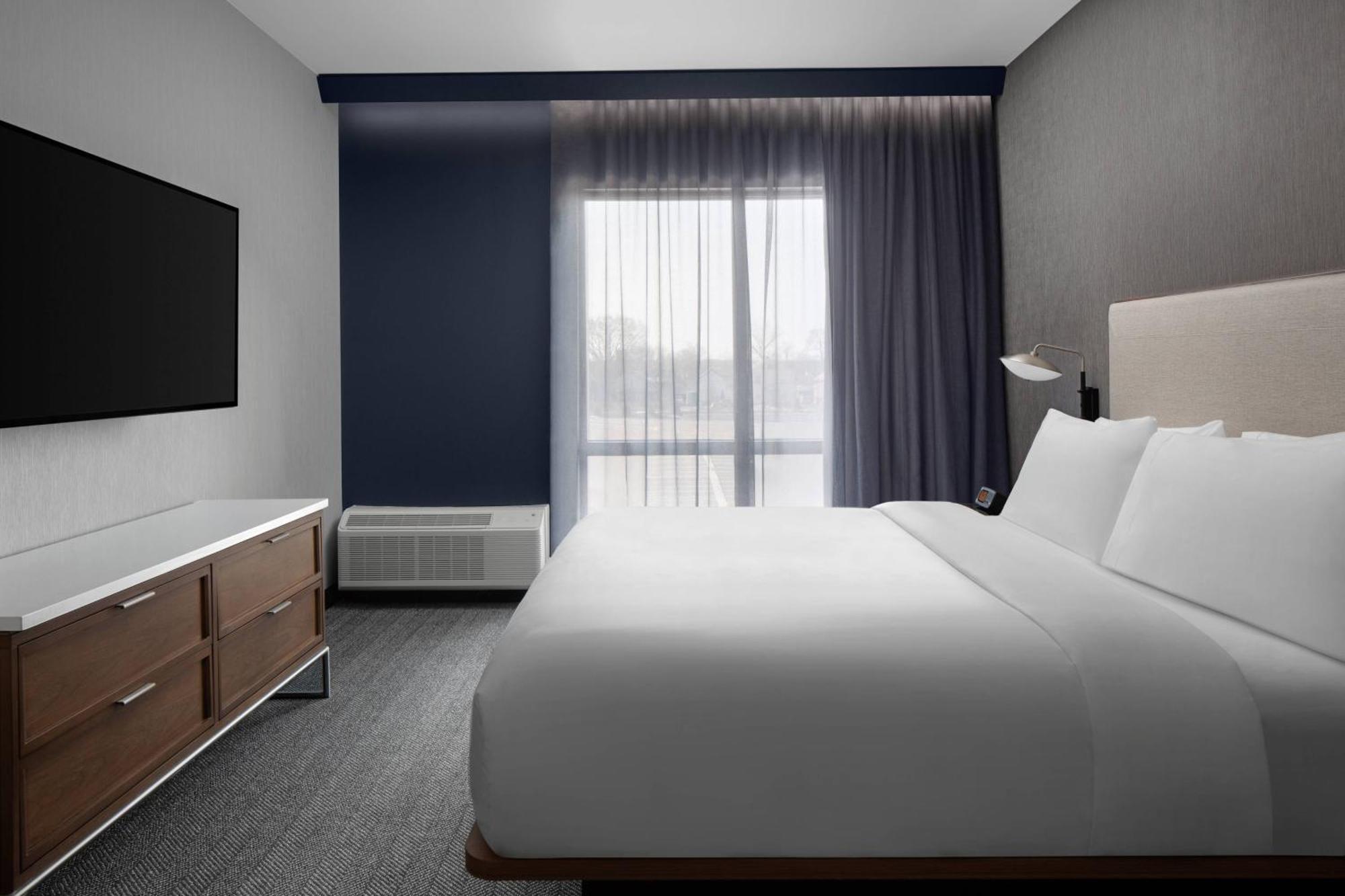 מלון Courtyard By Marriott Lansing Downtown מראה חיצוני תמונה
