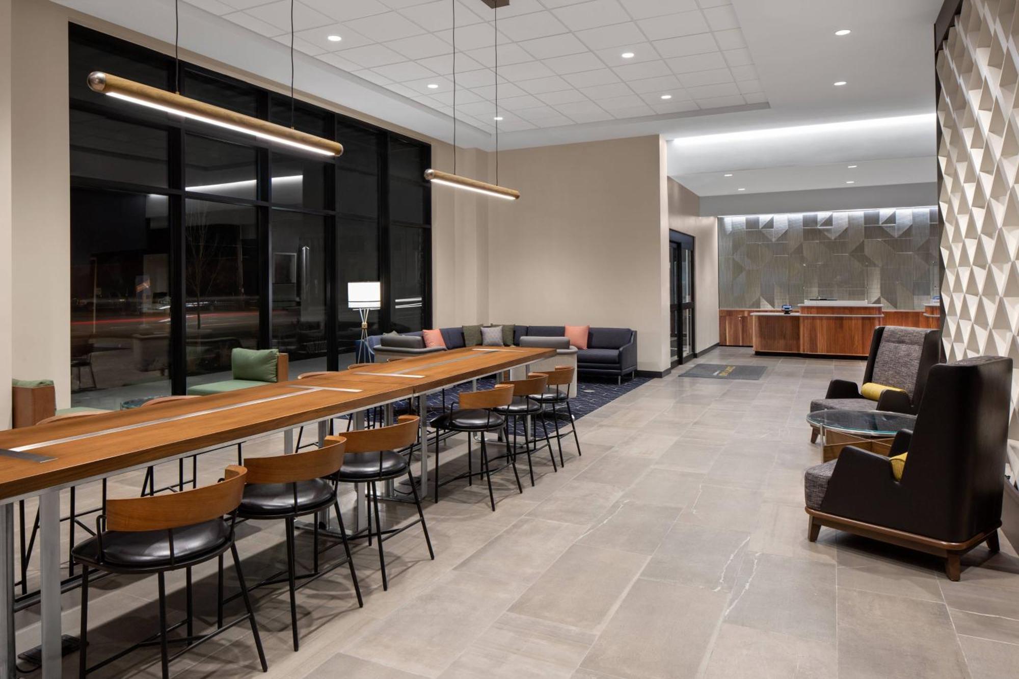 מלון Courtyard By Marriott Lansing Downtown מראה חיצוני תמונה