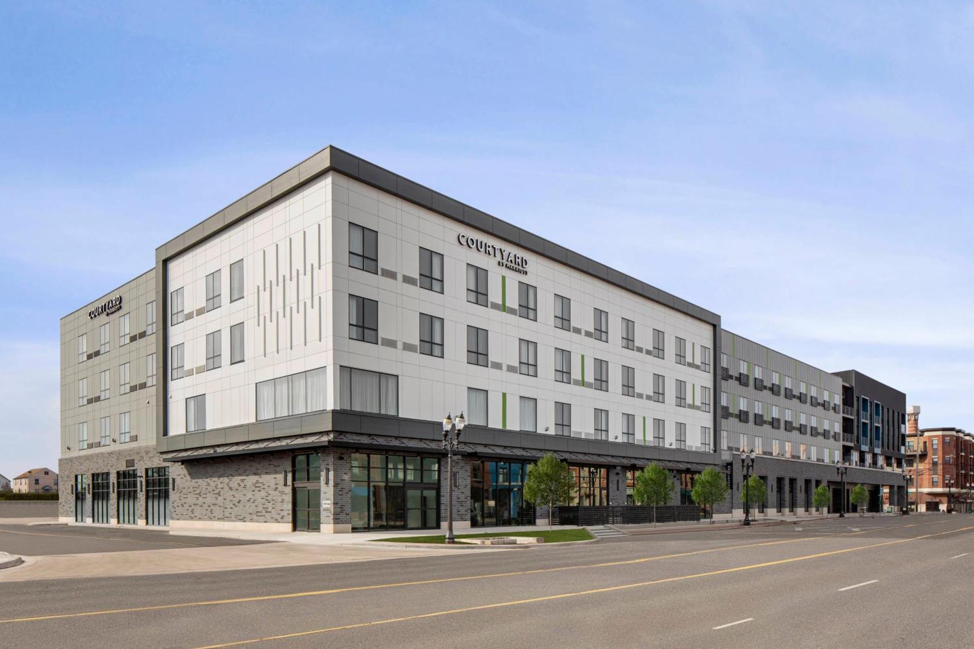 מלון Courtyard By Marriott Lansing Downtown מראה חיצוני תמונה